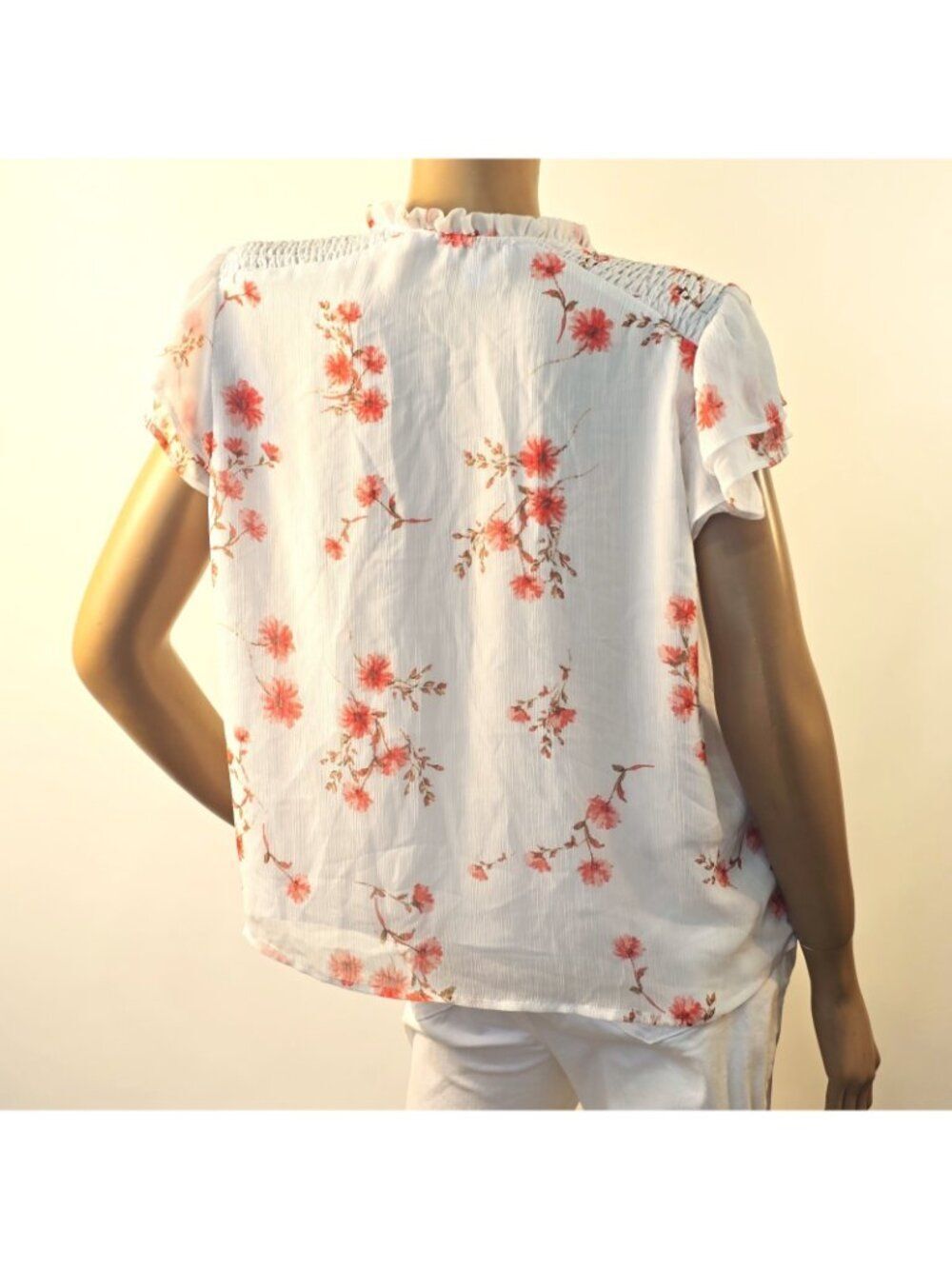 CeCe Womens White Blouse Ruffled Sleeve Floral Print Smocked Shoulders Size L - Picture 5 of 8